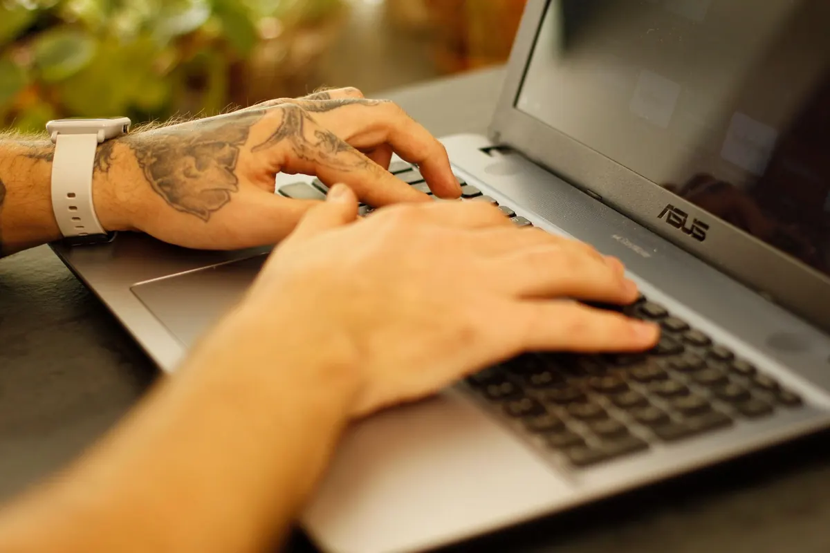 How to Submit a News Tip to The Elmwood Tribune: What to Include and How We Verify It